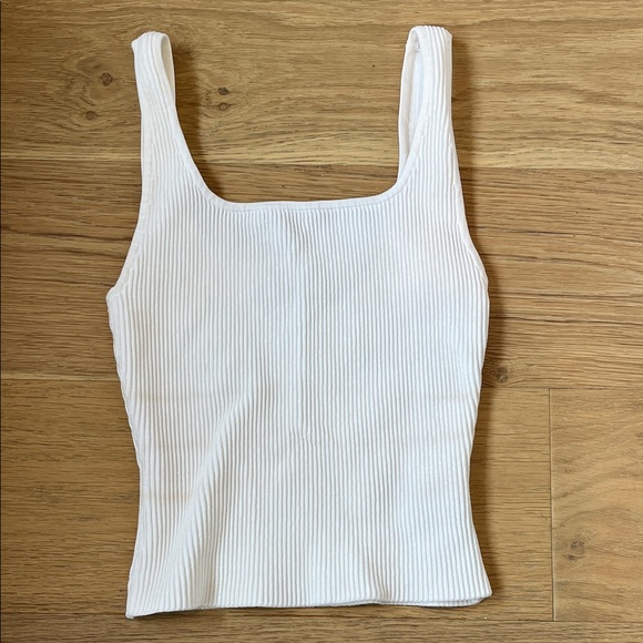 Aritzia Tops - Aritzia Sculpt Ribbed Tank Top